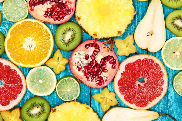 Reihe von bunten Früchten — Stockfoto