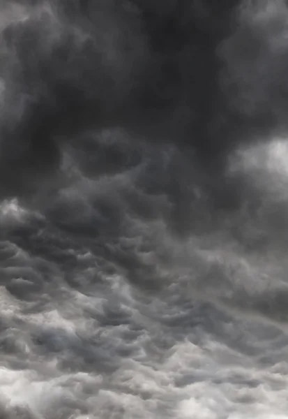 Cielo torbido tempesta — Foto Stock