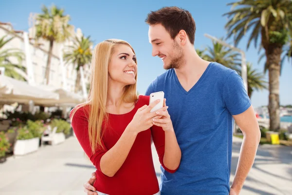 Young couple making a selfie — Stock Photo, Image