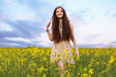 Genç güzel kadın alanları