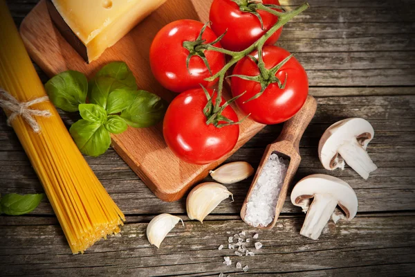 Spaghetti ingredients — Stock Photo, Image