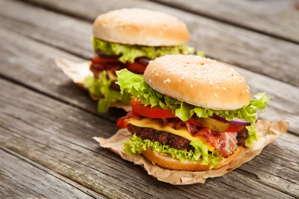 Deliciosas hamburguesas —  Fotos de Stock