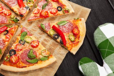 Lezzetli ev yapımı pizza