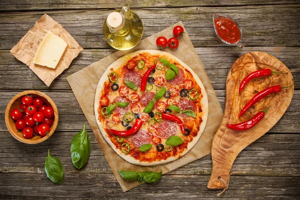 Heerlijke zelfgemaakte pizza — Stockfoto