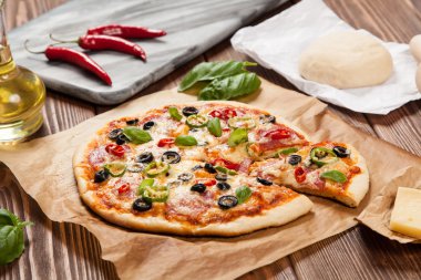 Lezzetli ev yapımı pizza