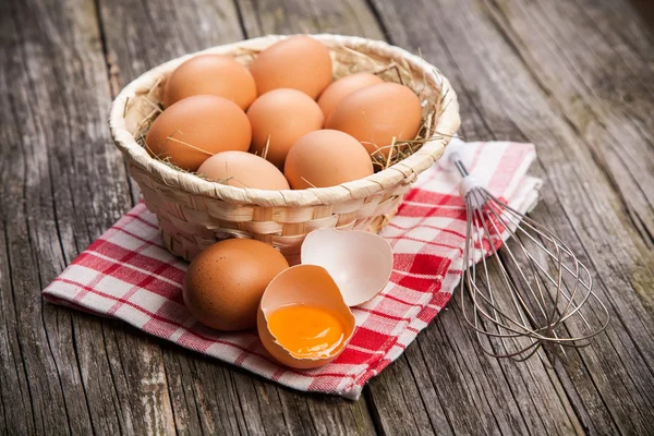 Fresh organic eggs — Stock Photo, Image