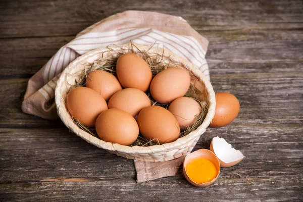 Ferske økologiske egg – stockfoto