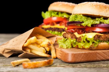 Lezzetli hamburger ve patates