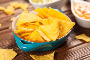 Nacho farklı dips ile tabak