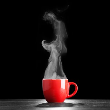 dumanı tüten kahve fincanı