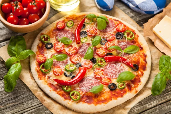 Delicious home made pizza — Stock Photo, Image