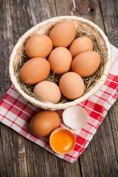 Fresh organic eggs — Stock Photo, Image