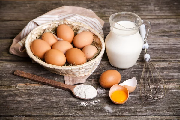 Frische Bio-Eier — Stockfoto