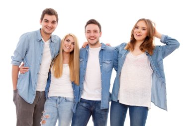 Bir grup mutlu genç insan.