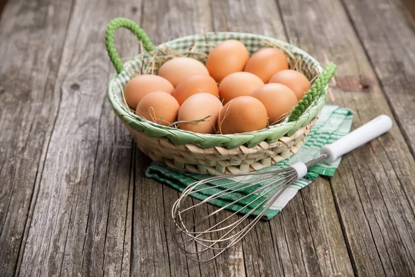 Huevos orgánicos frescos — Foto de Stock