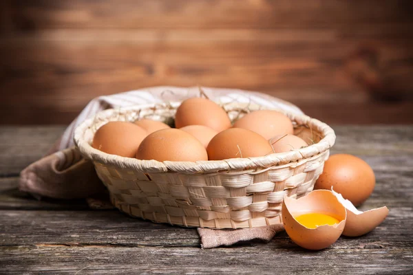 Fresh organic eggs — Stock Photo, Image