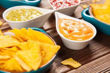 Nacho farklı dips ile tabak