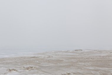 Kar kum tepeleri kaplı