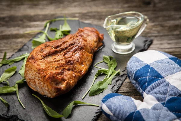 Lecker gebackenes Schweinefleisch — Stockfoto