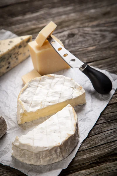 Французький сир м'який — стокове фото