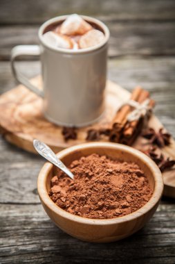 Kakao marshmallows içkiyle