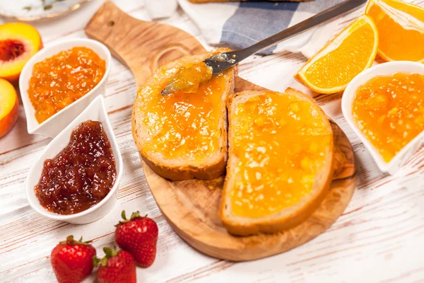 Slices of bread with jam — Stock Photo, Image