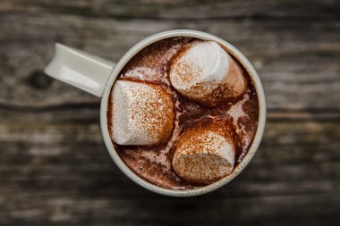 Kakao marshmallows içkiyle