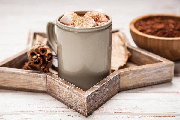 Какао-напій з зефіром — стокове фото