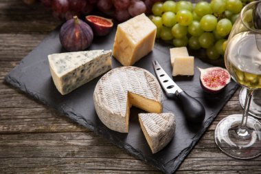 şarap ve peynir