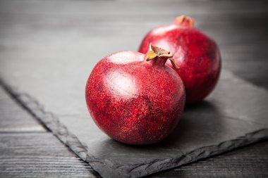 kırmızı nar suyu.