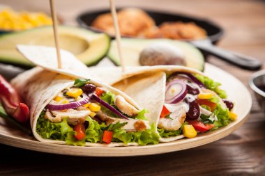 Tortilla maddeler karışımı ile