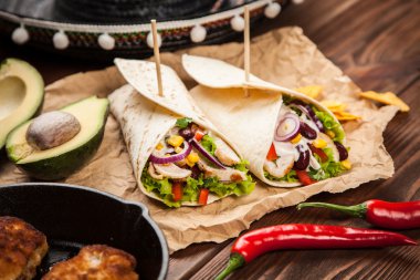 Tortilla maddeler karışımı ile