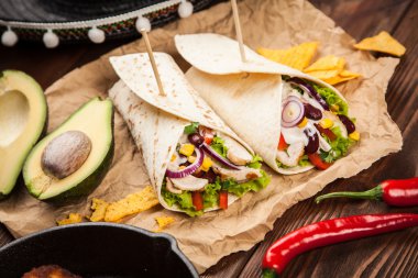 Tortilla maddeler karışımı ile