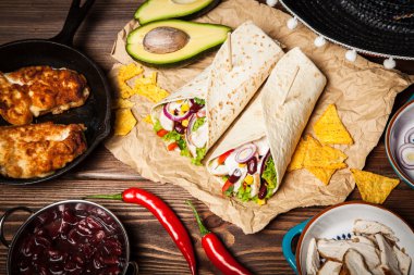 Tortilla maddeler karışımı ile
