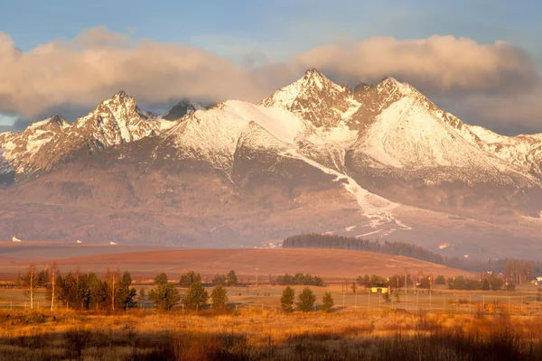 Bela paisagem montanhosa — Fotografia de Stock