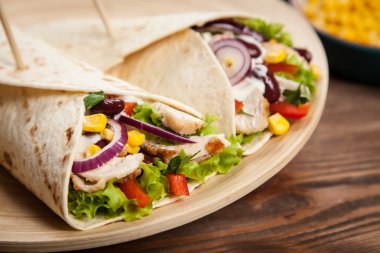 Tortilla maddeler karışımı ile