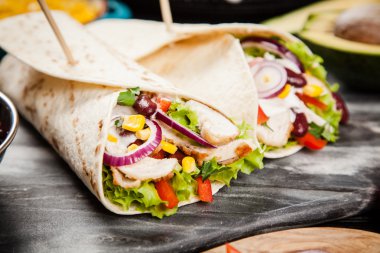 Tortilla maddeler karışımı ile