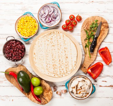 Tortilla maddeler karışımı ile