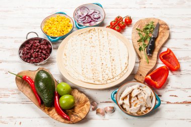 Tortilla maddeler karışımı ile