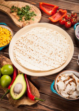 Tortilla maddeler karışımı ile