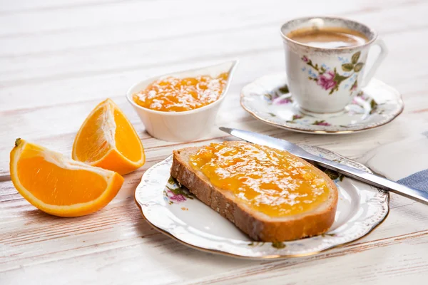 Plátky chleba s marmeládou — Stock fotografie