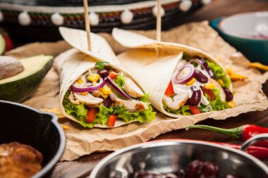 Tortilla maddeler karışımı ile