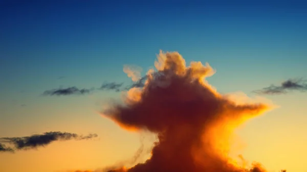 Nuvole Colorate Sul Cielo Del Tramonto — Foto Stock