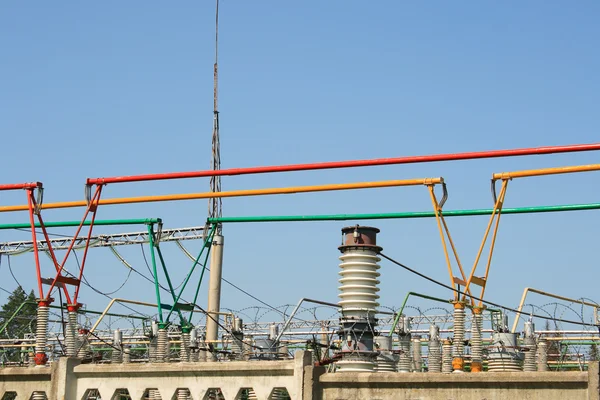 Subestação de alta tensão de energia elétrica — Fotografia de Stock