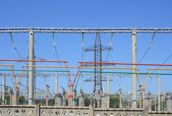 Subestación de alta tensión de energía eléctrica — Foto de Stock