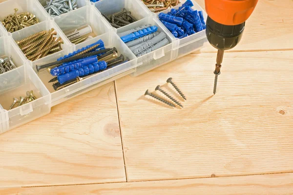 Cordless drill, schroeven en toolbox — Stockfoto