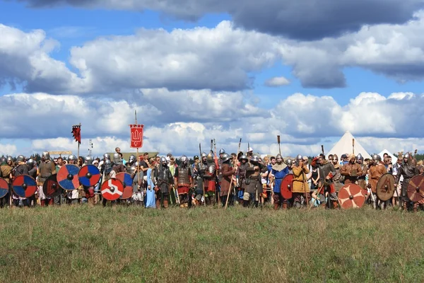 Středověký festival vojenských Voinovo kůl (bojovníků za svobodu pole) Drakino, Rusko — Stock fotografie