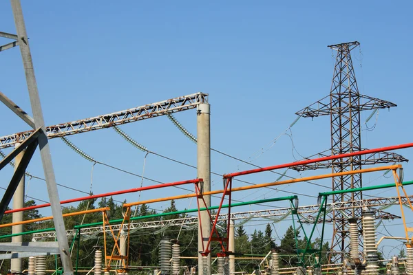 Subestação de alta tensão de energia elétrica — Fotografia de Stock