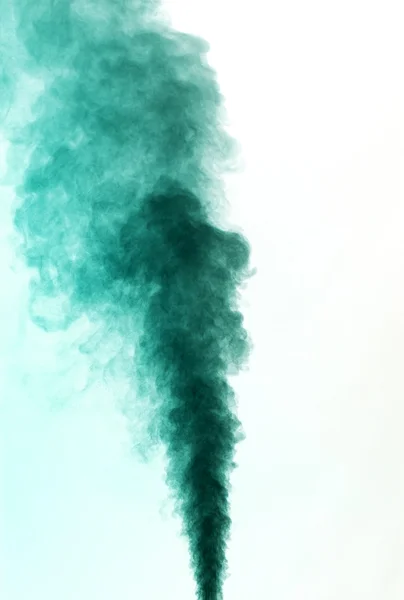 Zelený kouř na bílém pozadí — Stock fotografie