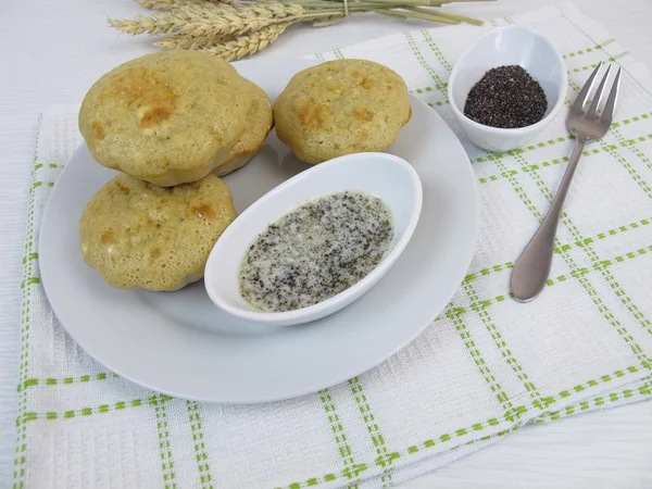 Pannenkoek muffins met maanzaad boter — Stockfoto